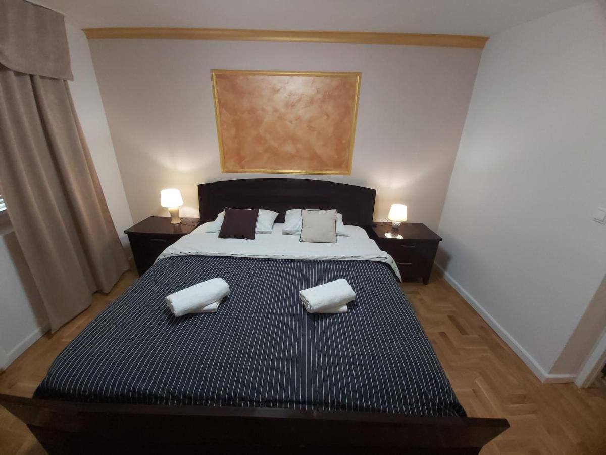 Appartamento Target Banja Luka Esterno foto