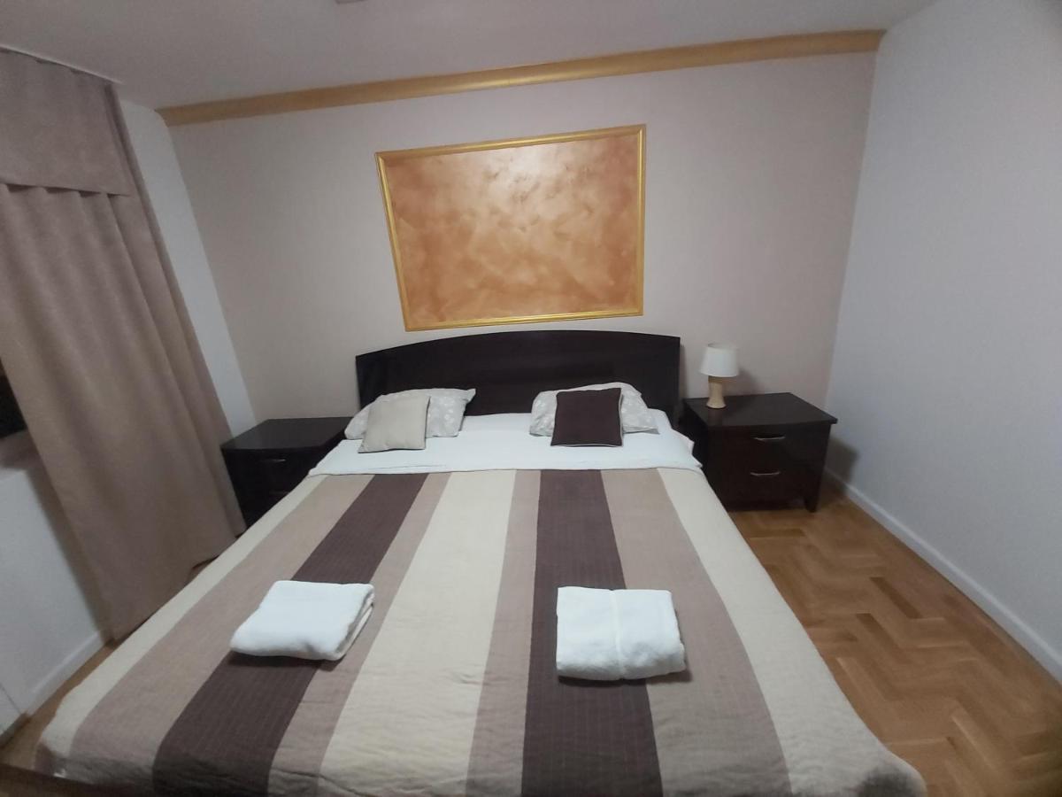 Appartamento Target Banja Luka Esterno foto